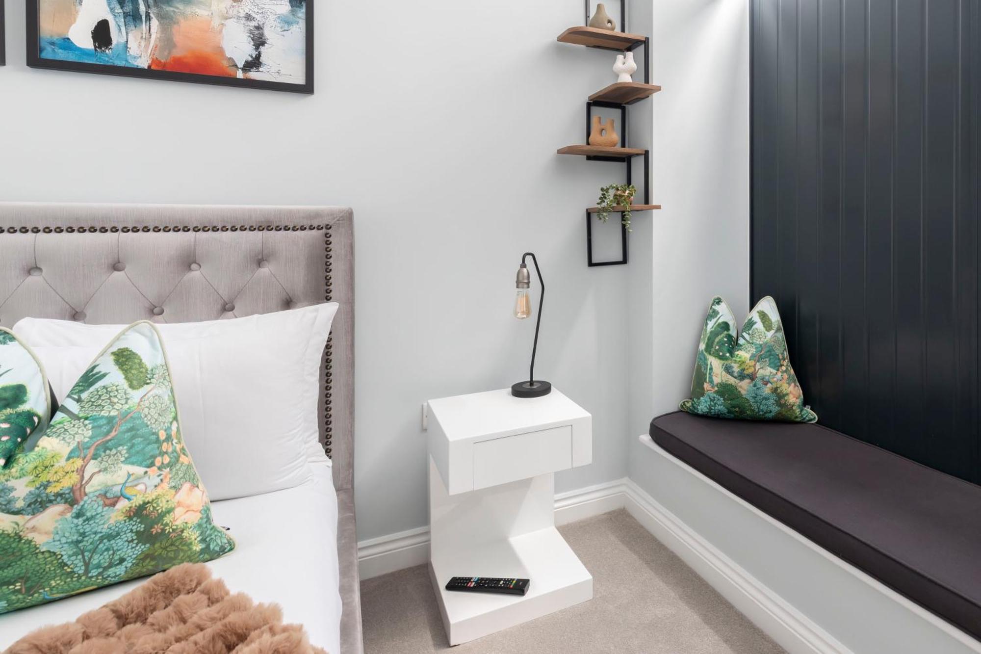 Elliot Oliver - Stylish 2 Bedroom Town Centre Apartment Cheltenham Buitenkant foto